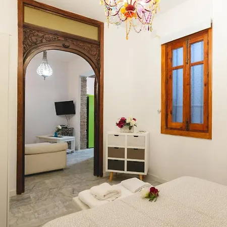 In Alameda De Hercules San Lorenzo Apartment *