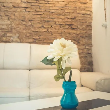 Apartment In Alameda De Hercules San Lorenzo *